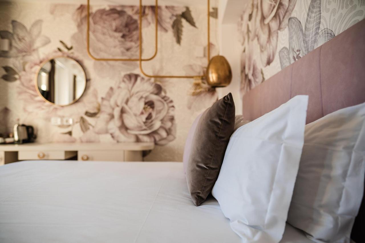 Luxury Suites Rocopom - Lake Front Malgrate Eksteriør bilde