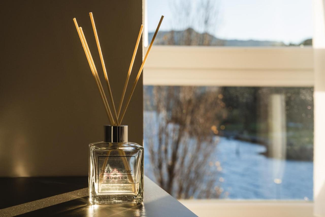 Luxury Suites Rocopom - Lake Front Malgrate Eksteriør bilde