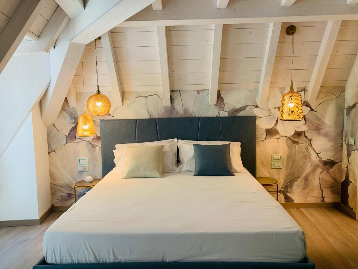 Luxury Suites Rocopom - Lake Front Malgrate Eksteriør bilde